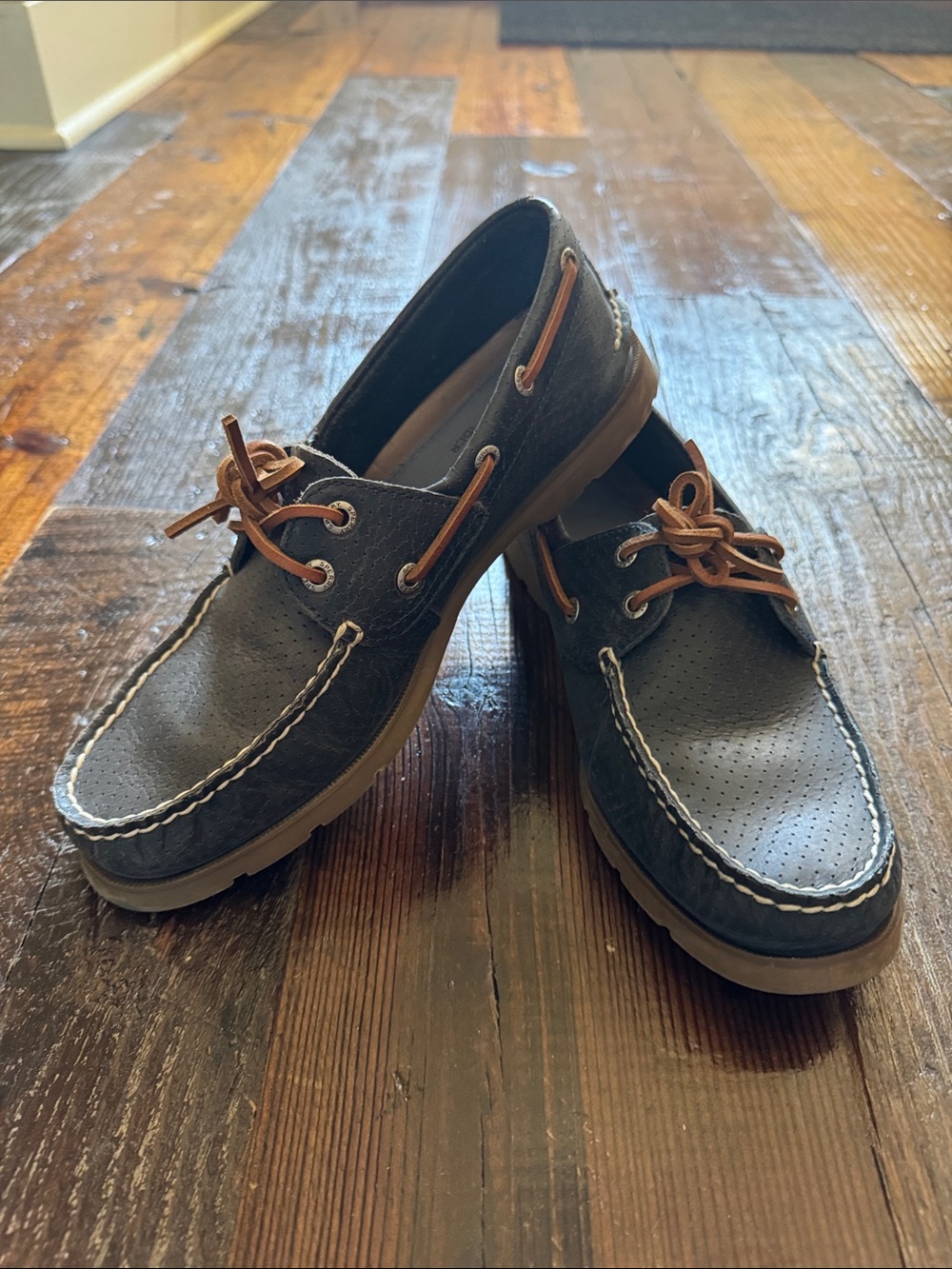 Sperry Dark Blue Leather Boat Shoes with Brown Laces